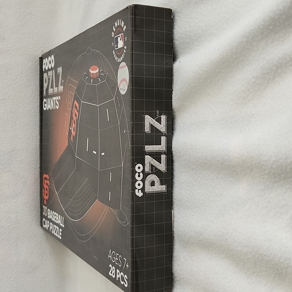 NEW MLB San Francisco Giants 3D Helmet Cap Hat Puzzle PZLZ By Foco 28 PCS - Picture 7 of 9